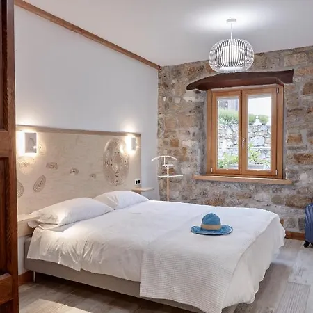 Ea Astei 컨트리하우스 *