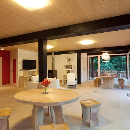 Ea Astei 컨트리하우스 Ea